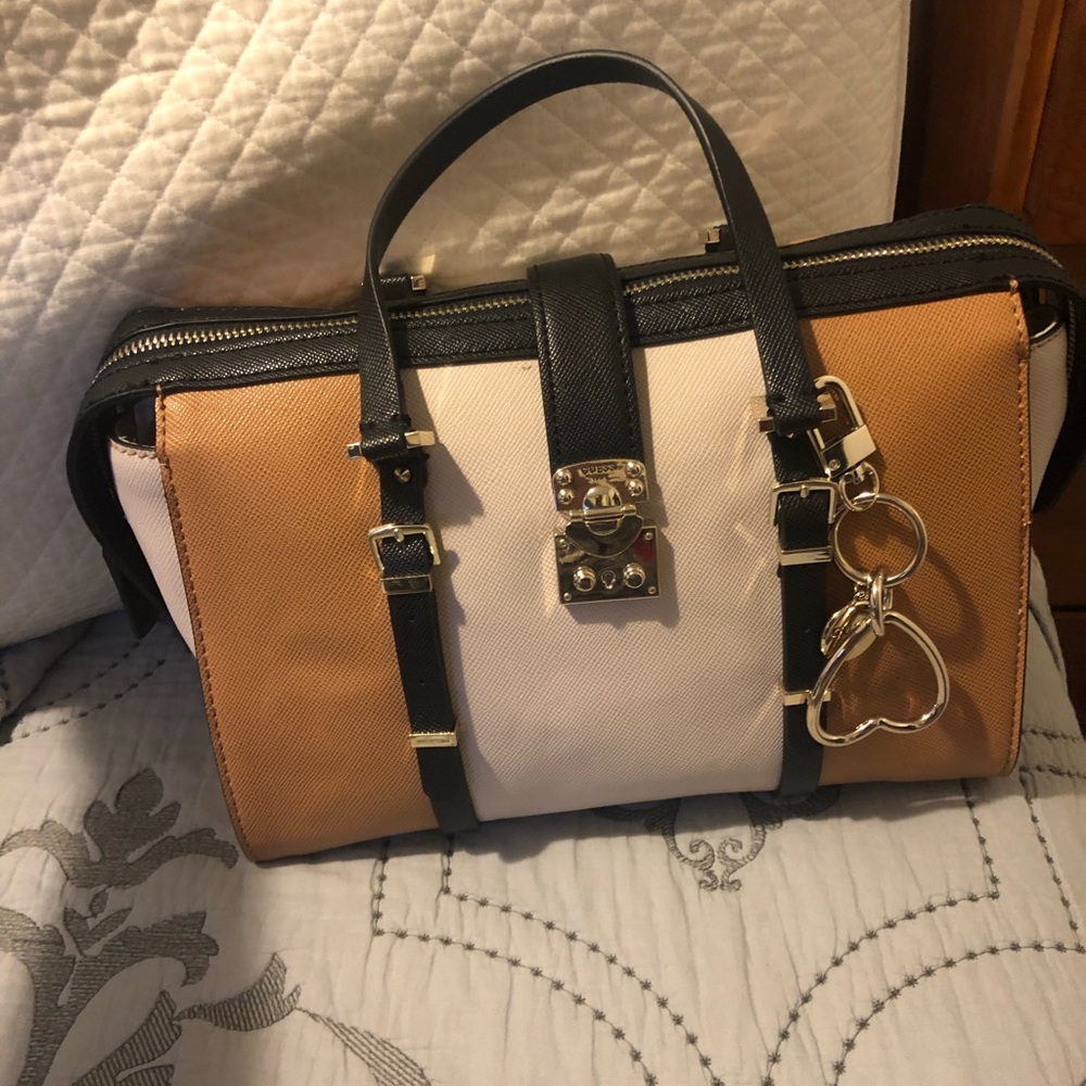 Guess purse -new -not tags shoulder /tote